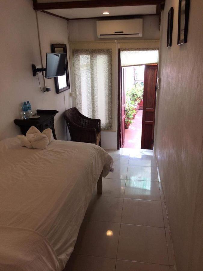 View Khemkhong Guesthouse Luang Prabang Exteriör bild